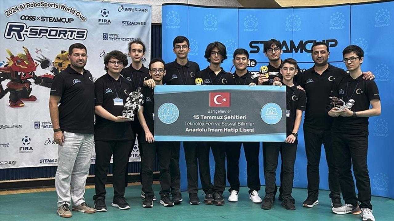 İstanbul’da imam hatip lisesi öğrencileri robot yarışmasında dünya şampiyonu oldu